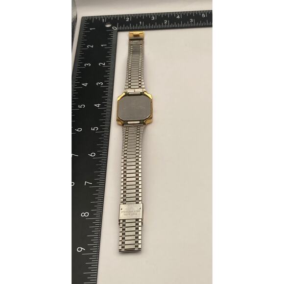 Vintage Timex Q Digital Men's Watch 30mm S Cell Day Date New Battery Command Bar - Picture 10 of 11